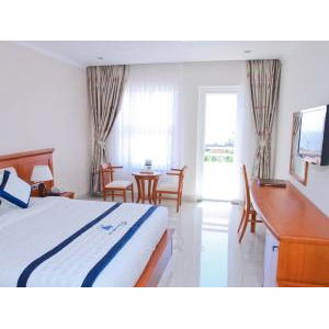 Deluxe Pool View/Sea View